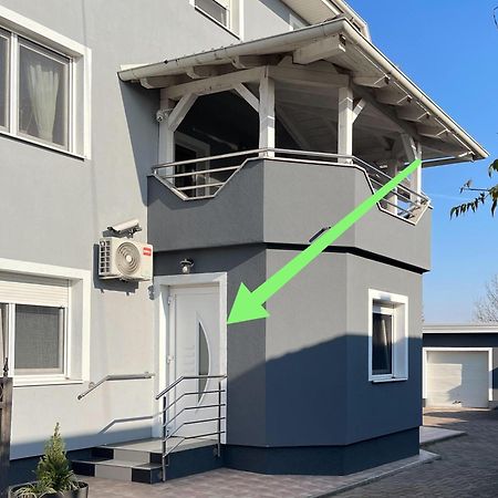 4 Stars Rooms Near Airport Scitarjevo Dış mekan fotoğraf