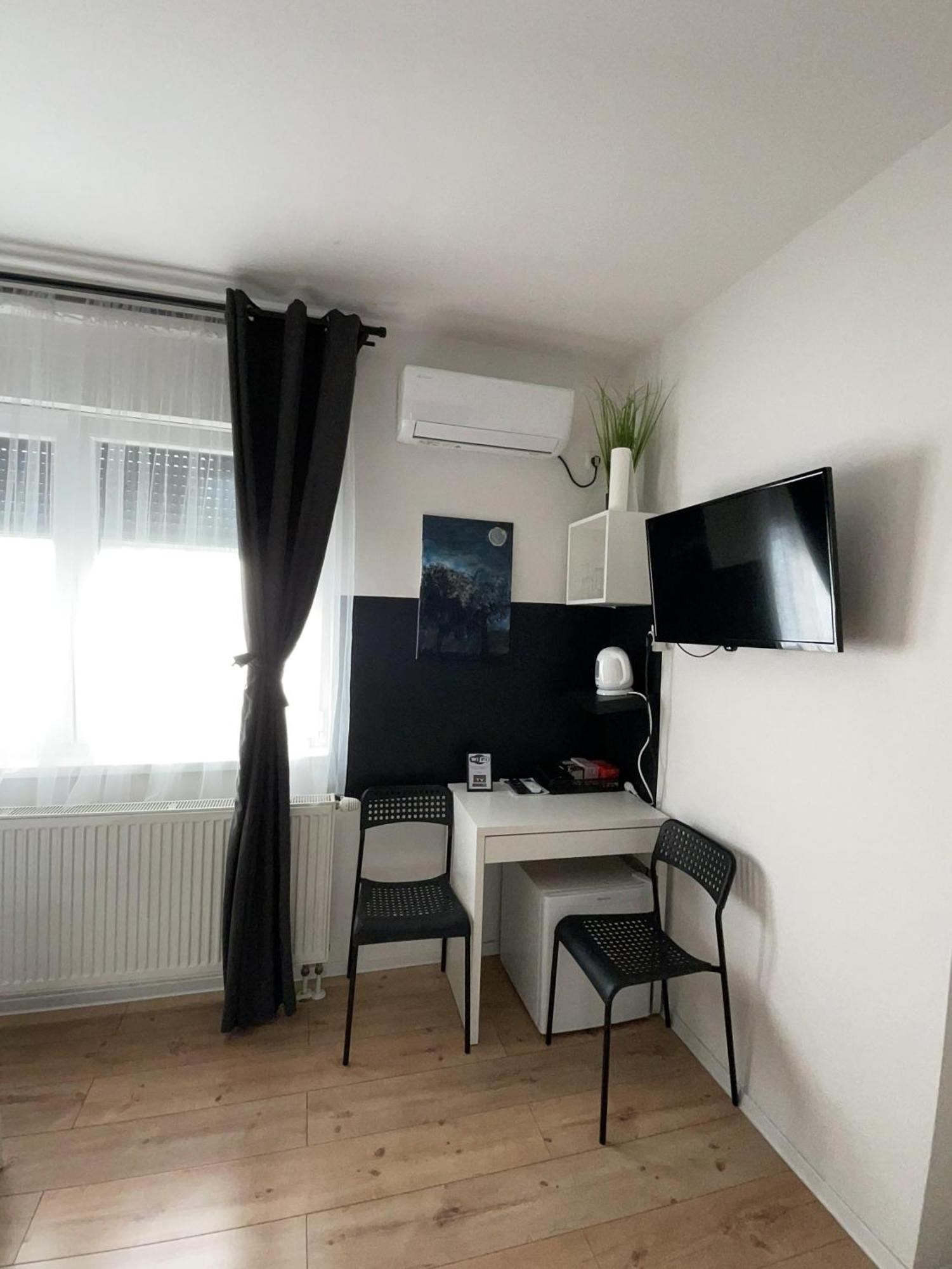 4 Stars Rooms Near Airport Scitarjevo Dış mekan fotoğraf